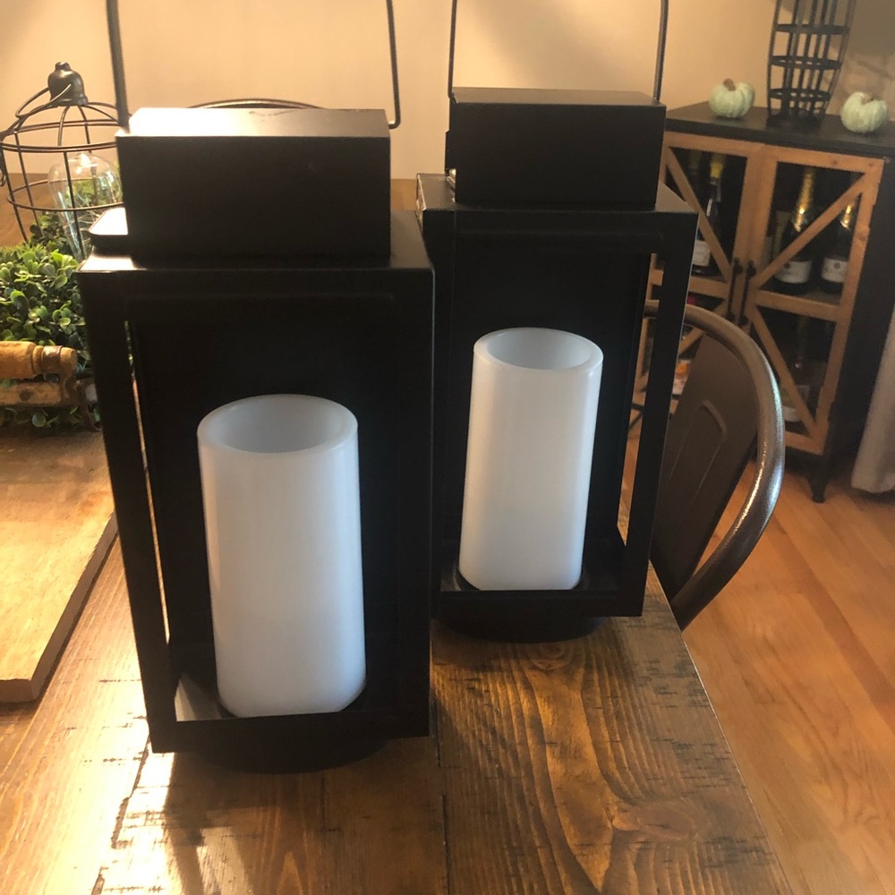 LED hanging lanterns (decor) battery operated w/ remote.